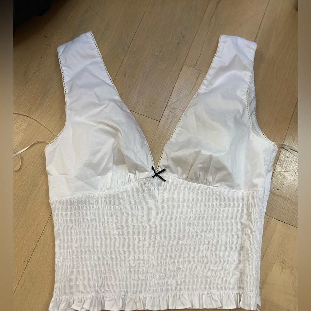 Elegant White Sleeveless Top
